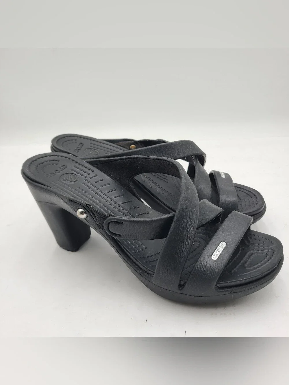B40 CROCS Black Cyprus IV Women's Size 8 Heels Sandals Slip On Strappy